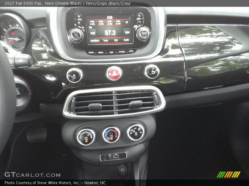 Nero Cinema (Black) / Nero/Grigio (Black/Gray) 2017 Fiat 500X Pop