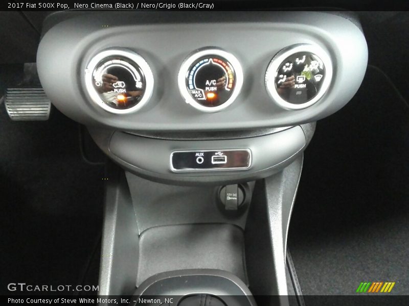 Nero Cinema (Black) / Nero/Grigio (Black/Gray) 2017 Fiat 500X Pop