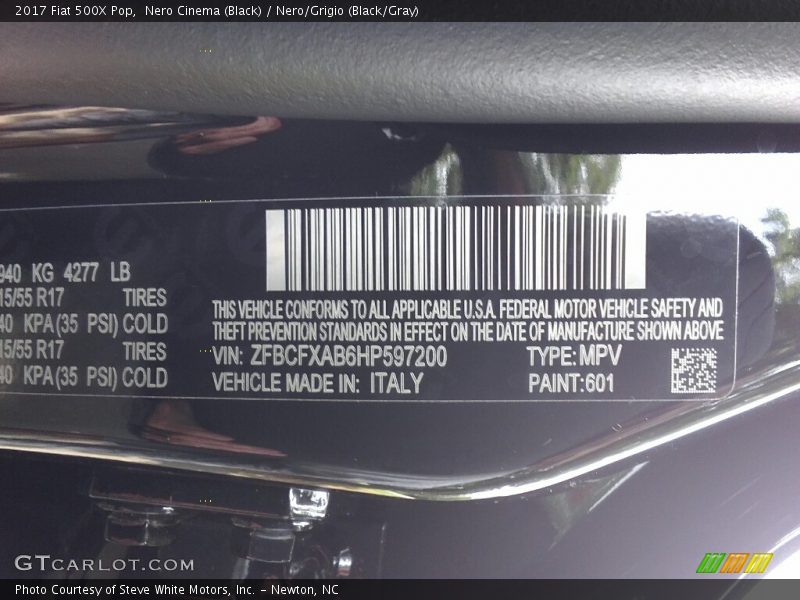 Nero Cinema (Black) / Nero/Grigio (Black/Gray) 2017 Fiat 500X Pop