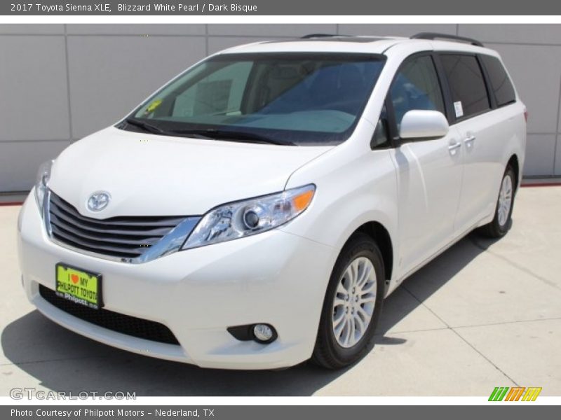 Blizzard White Pearl / Dark Bisque 2017 Toyota Sienna XLE