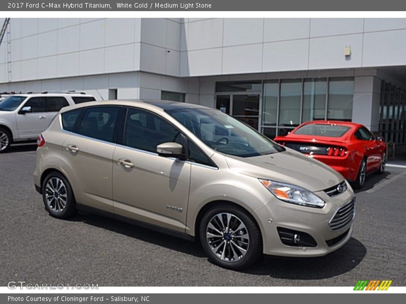 Front 3/4 View of 2017 C-Max Hybrid Titanium