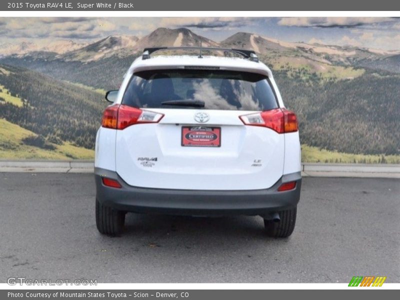 Super White / Black 2015 Toyota RAV4 LE