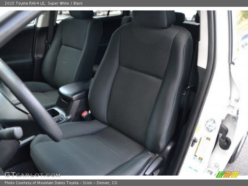 Super White / Black 2015 Toyota RAV4 LE