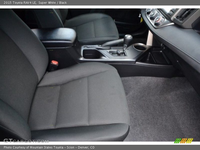 Super White / Black 2015 Toyota RAV4 LE