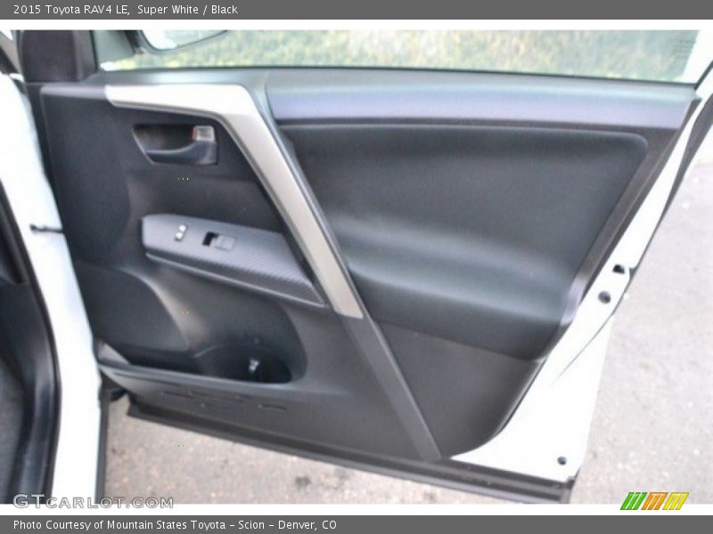 Super White / Black 2015 Toyota RAV4 LE
