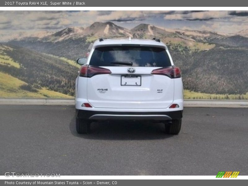 Super White / Black 2017 Toyota RAV4 XLE
