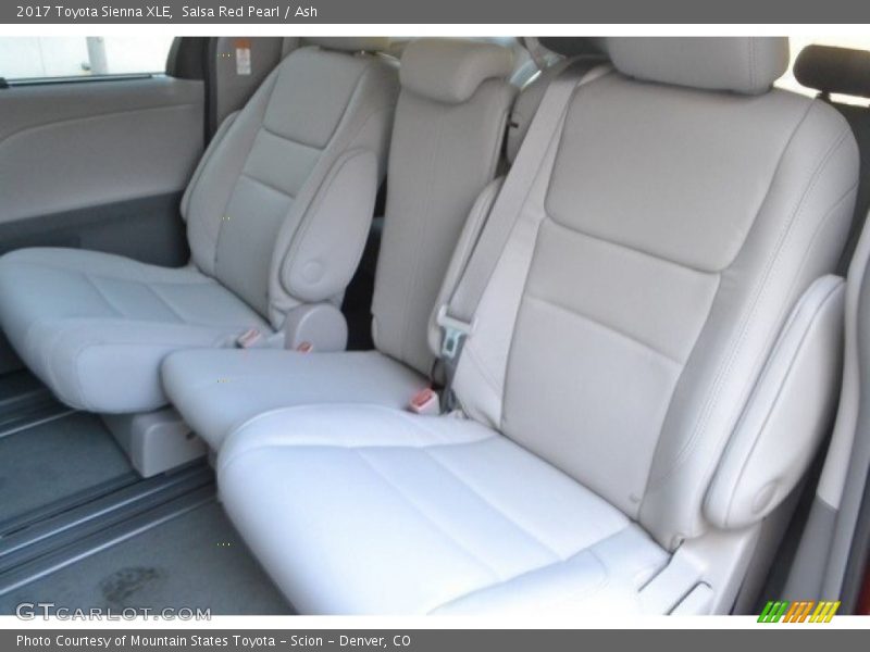 Salsa Red Pearl / Ash 2017 Toyota Sienna XLE