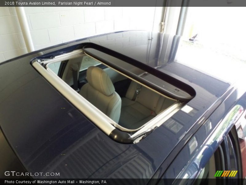 Parisian Night Pearl / Almond 2018 Toyota Avalon Limited