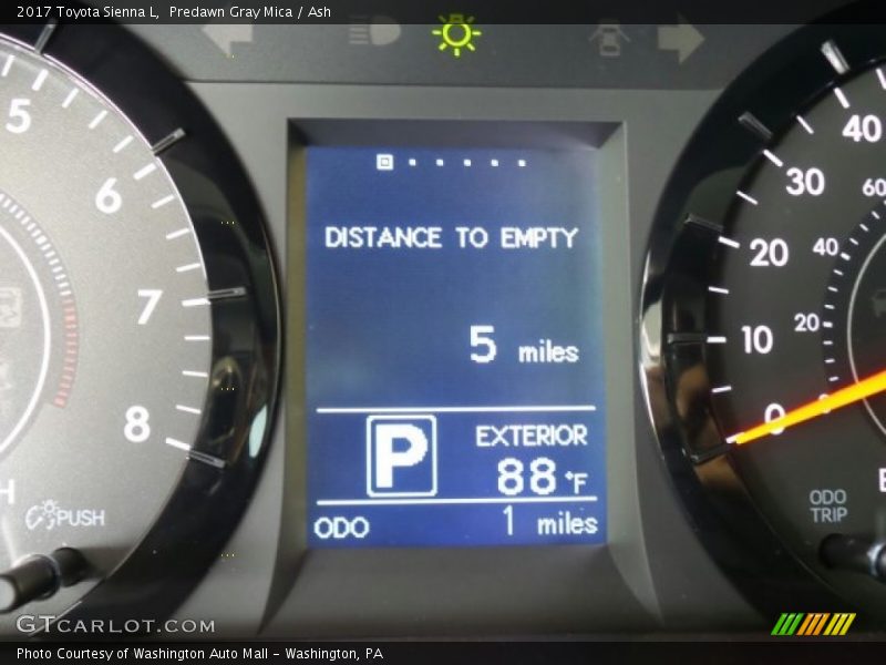 Predawn Gray Mica / Ash 2017 Toyota Sienna L