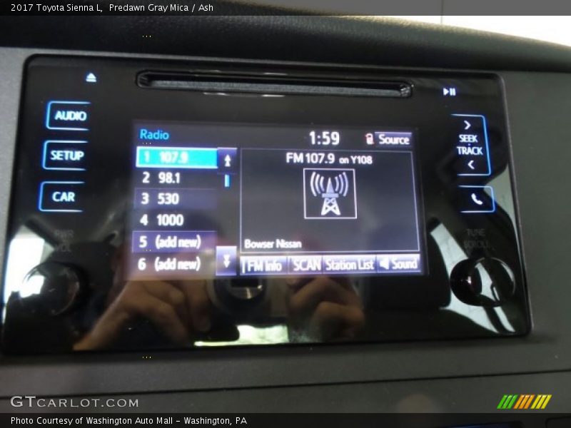 Predawn Gray Mica / Ash 2017 Toyota Sienna L