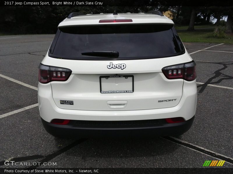Bright White / Dark Slate Gray 2017 Jeep Compass Sport