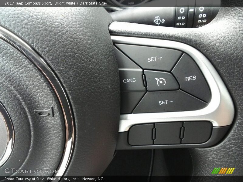 Bright White / Dark Slate Gray 2017 Jeep Compass Sport