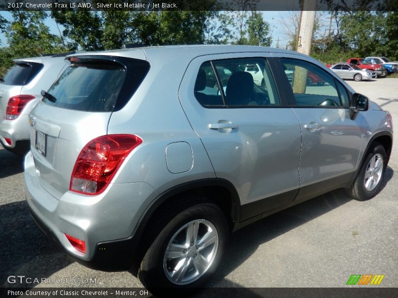 Silver Ice Metallic / Jet Black 2017 Chevrolet Trax LS AWD