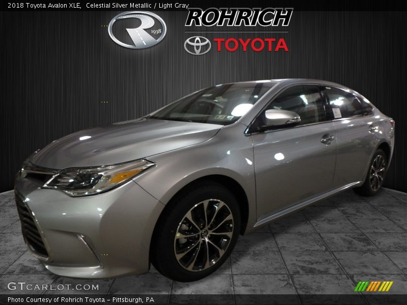 Celestial Silver Metallic / Light Gray 2018 Toyota Avalon XLE