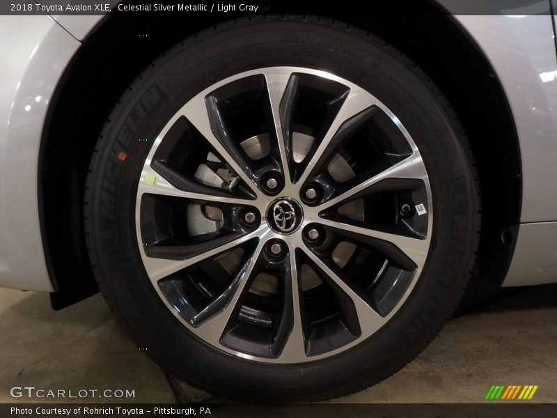Celestial Silver Metallic / Light Gray 2018 Toyota Avalon XLE