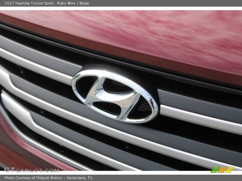 Ruby Wine / Beige 2017 Hyundai Tucson Sport