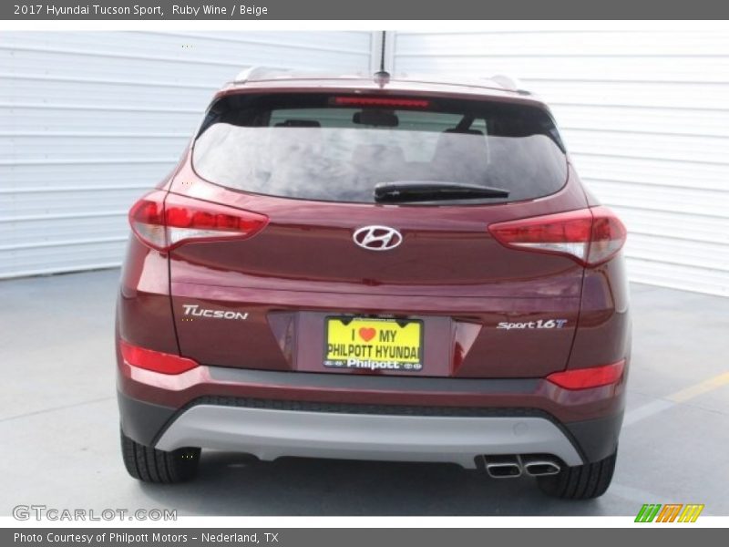 Ruby Wine / Beige 2017 Hyundai Tucson Sport
