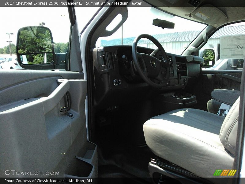 Summit White / Medium Pewter 2017 Chevrolet Express 2500 Passenger LS