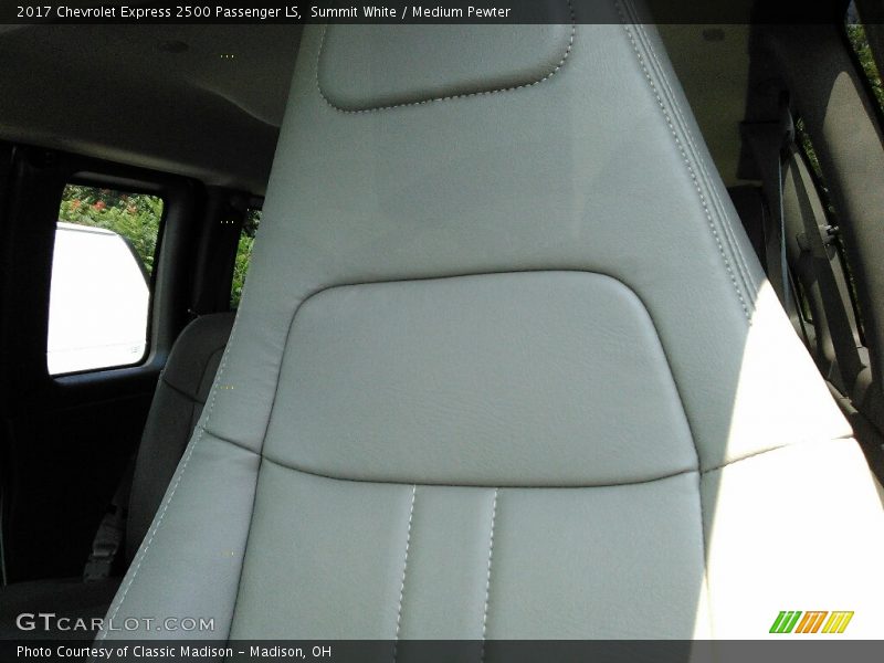 Summit White / Medium Pewter 2017 Chevrolet Express 2500 Passenger LS