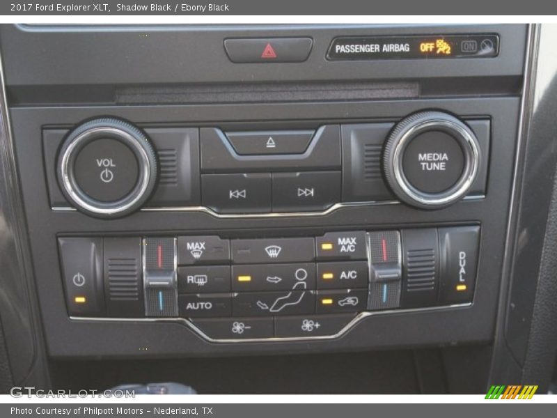 Shadow Black / Ebony Black 2017 Ford Explorer XLT
