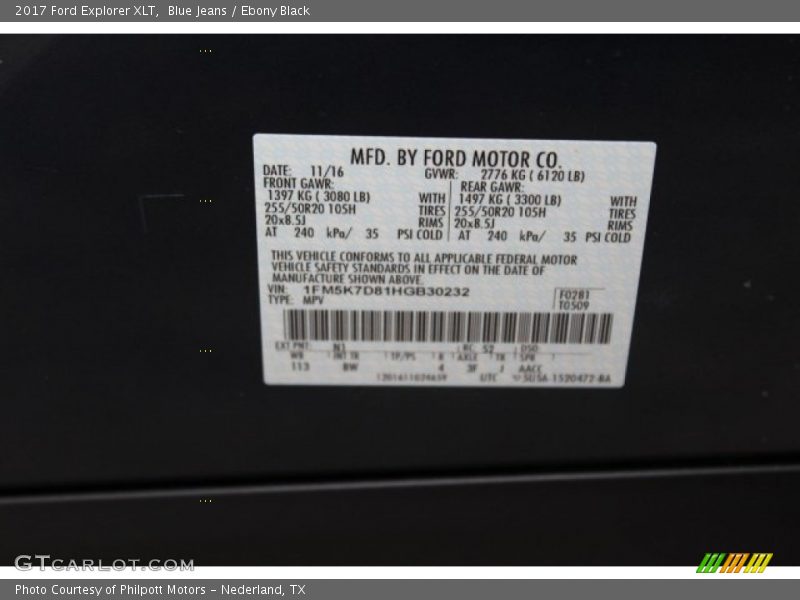Blue Jeans / Ebony Black 2017 Ford Explorer XLT