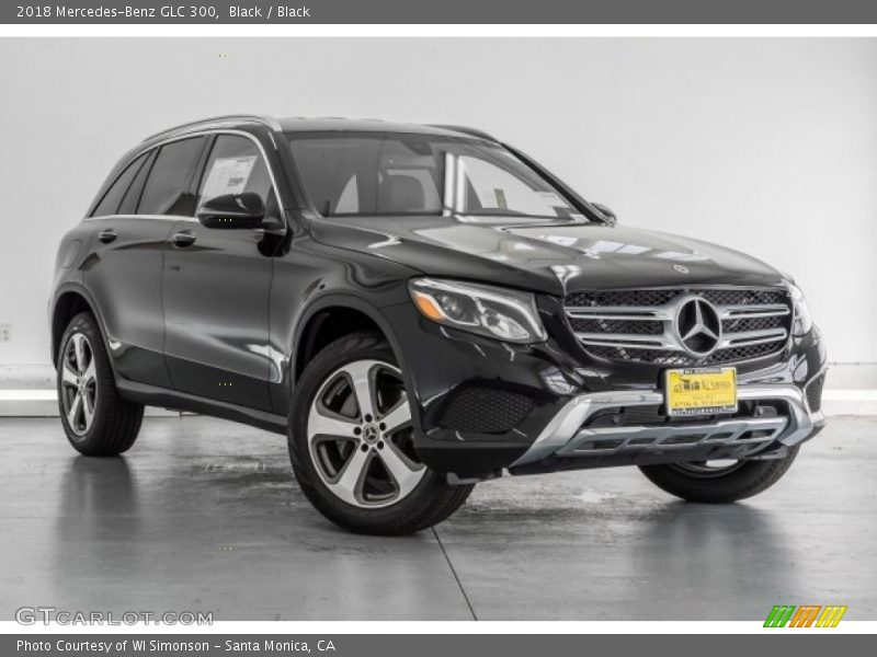 Front 3/4 View of 2018 GLC 300
