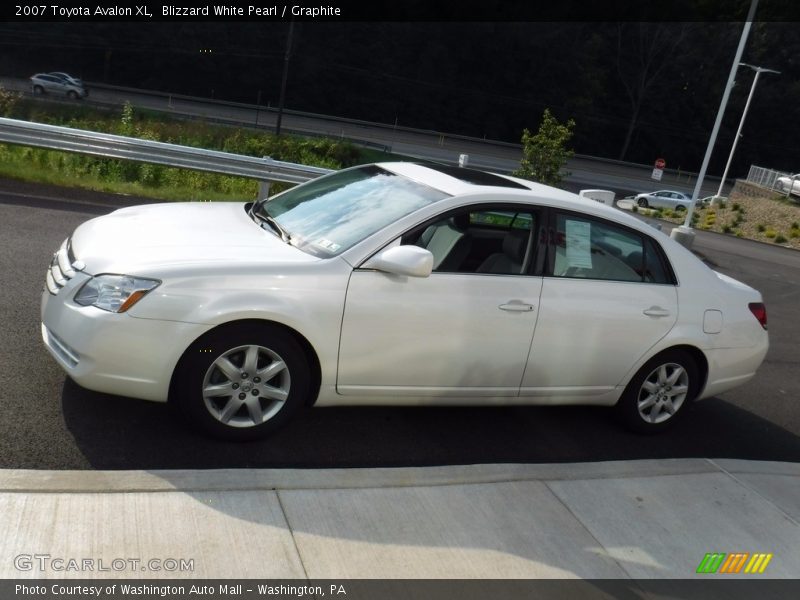Blizzard White Pearl / Graphite 2007 Toyota Avalon XL