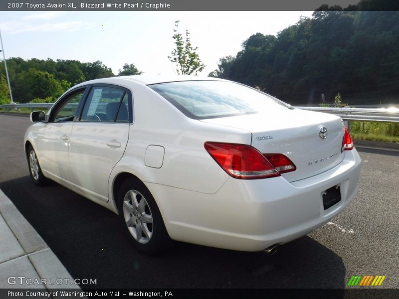 Blizzard White Pearl / Graphite 2007 Toyota Avalon XL
