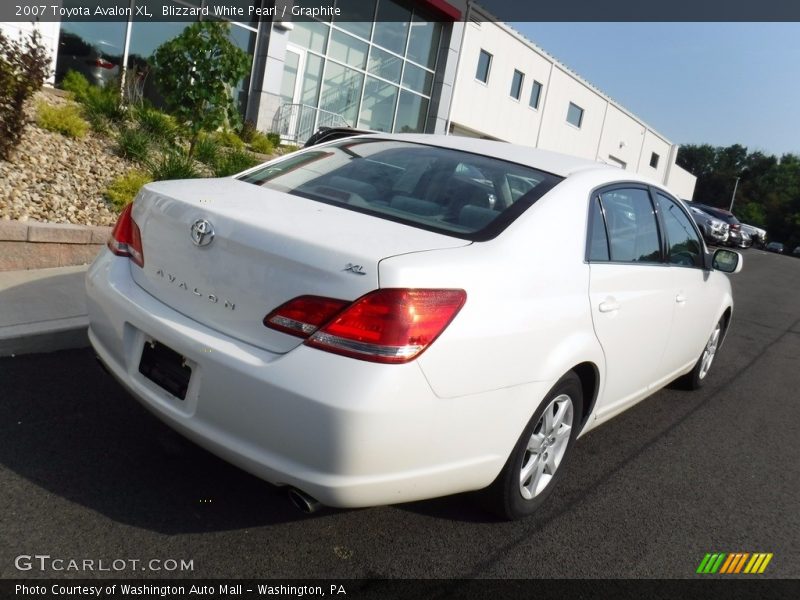 Blizzard White Pearl / Graphite 2007 Toyota Avalon XL