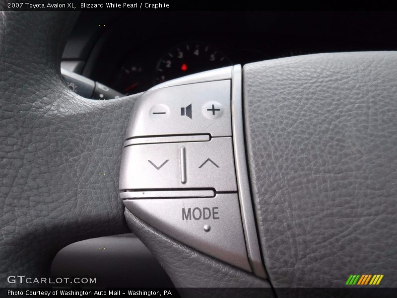 Blizzard White Pearl / Graphite 2007 Toyota Avalon XL