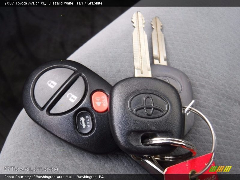 Blizzard White Pearl / Graphite 2007 Toyota Avalon XL