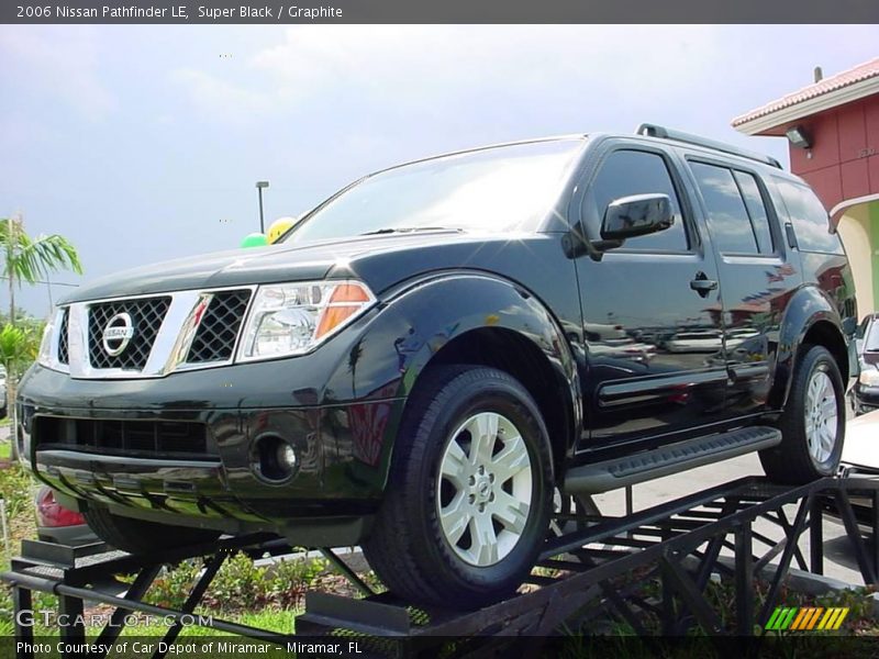 Super Black / Graphite 2006 Nissan Pathfinder LE
