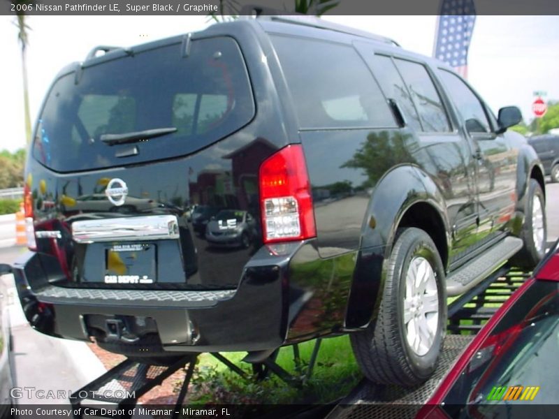 Super Black / Graphite 2006 Nissan Pathfinder LE