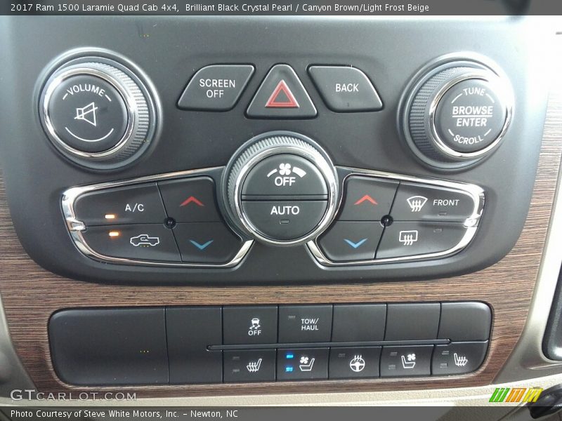 Brilliant Black Crystal Pearl / Canyon Brown/Light Frost Beige 2017 Ram 1500 Laramie Quad Cab 4x4