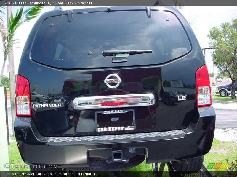 Super Black / Graphite 2006 Nissan Pathfinder LE