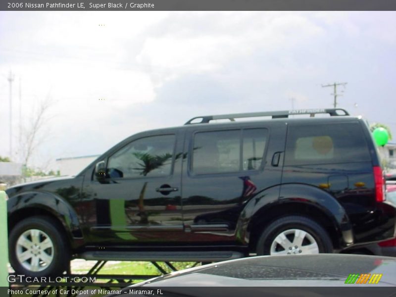 Super Black / Graphite 2006 Nissan Pathfinder LE