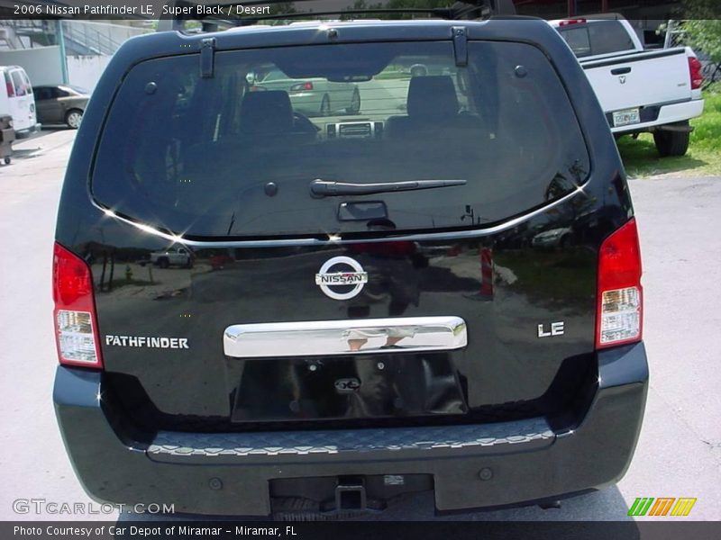 Super Black / Desert 2006 Nissan Pathfinder LE