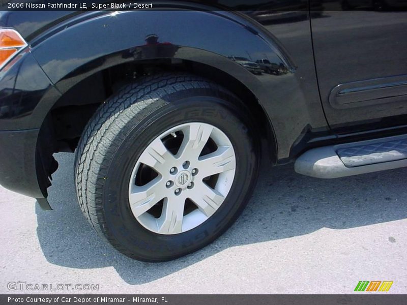 Super Black / Desert 2006 Nissan Pathfinder LE