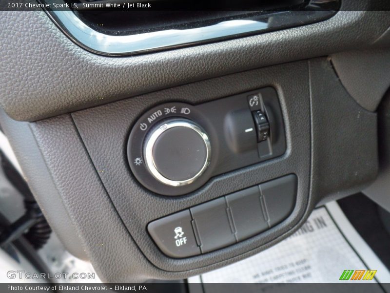 Summit White / Jet Black 2017 Chevrolet Spark LS