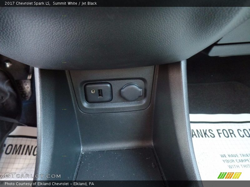 Summit White / Jet Black 2017 Chevrolet Spark LS