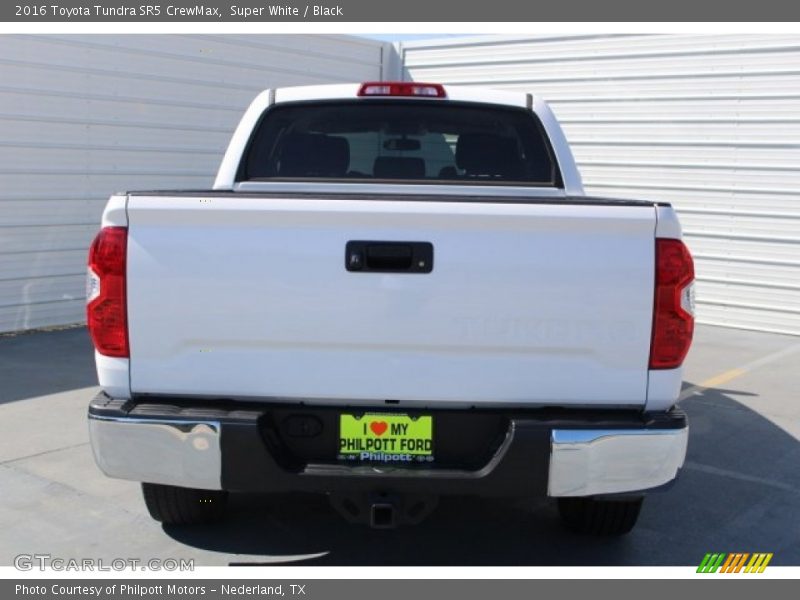 Super White / Black 2016 Toyota Tundra SR5 CrewMax