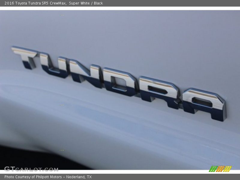 Super White / Black 2016 Toyota Tundra SR5 CrewMax