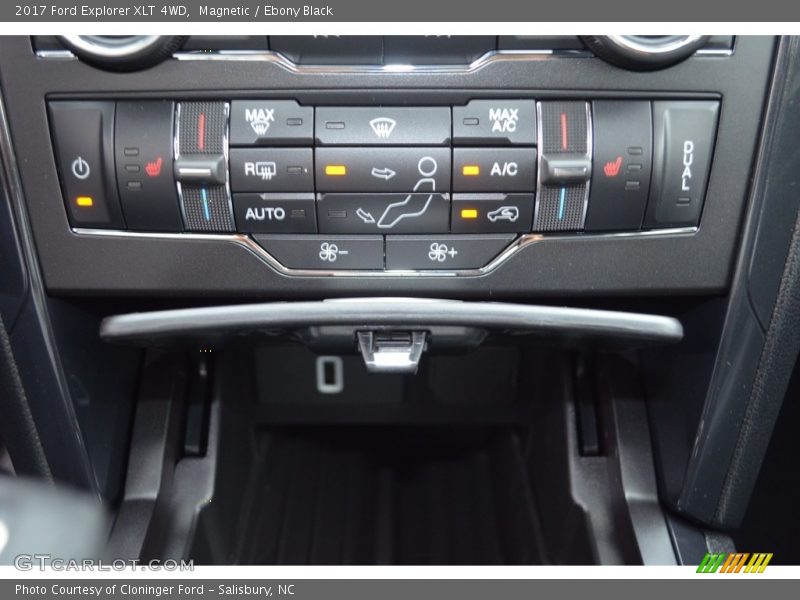 Magnetic / Ebony Black 2017 Ford Explorer XLT 4WD