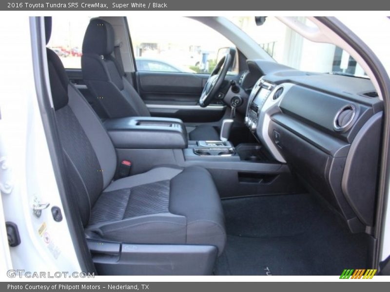 Super White / Black 2016 Toyota Tundra SR5 CrewMax