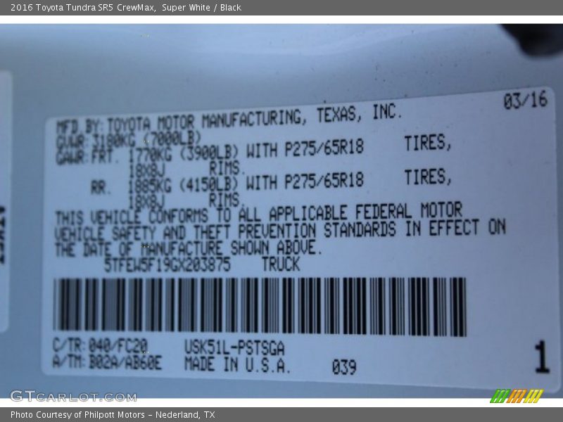 Super White / Black 2016 Toyota Tundra SR5 CrewMax