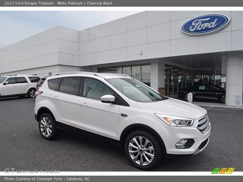 Front 3/4 View of 2017 Escape Titanium