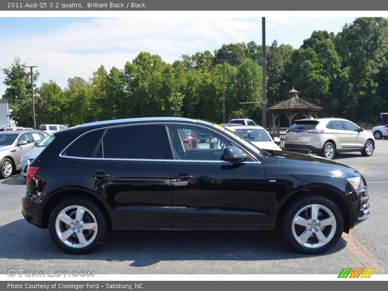 Brilliant Black / Black 2011 Audi Q5 3.2 quattro