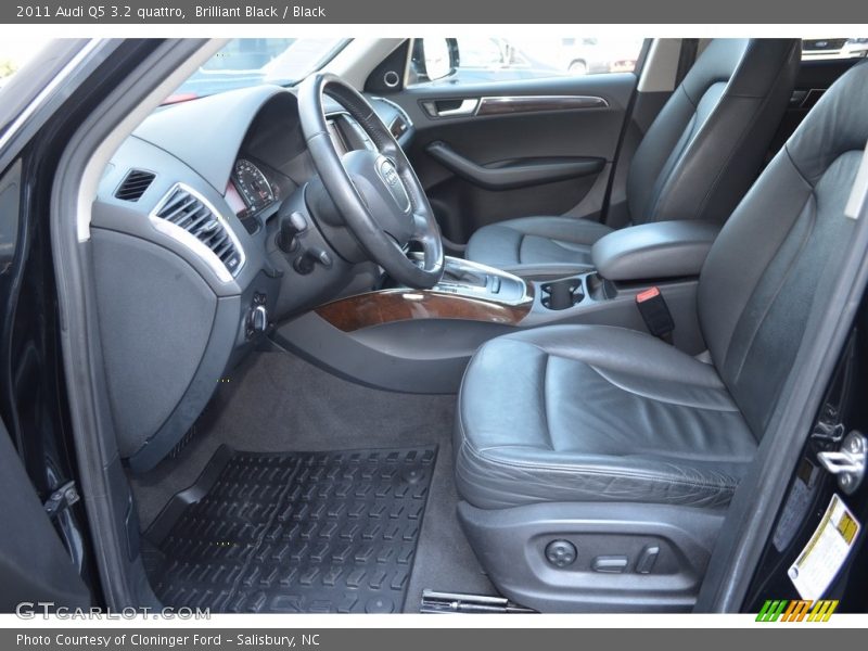 Brilliant Black / Black 2011 Audi Q5 3.2 quattro