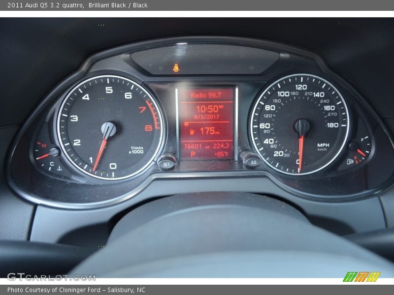Brilliant Black / Black 2011 Audi Q5 3.2 quattro