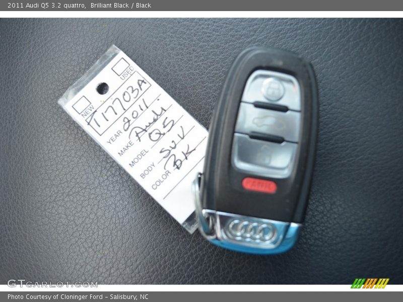 Brilliant Black / Black 2011 Audi Q5 3.2 quattro
